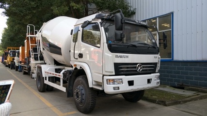 大運(yùn)8方水泥罐車(chē) 專(zhuān)業(yè)運(yùn)輸高效之選，誠(chéng)招全國(guó)經(jīng)銷(xiāo)商